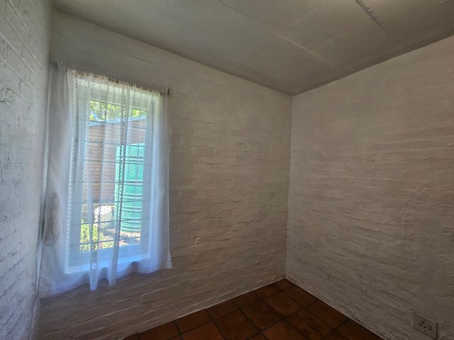 5 Bedroom Property for Sale in Herolds Bay Western Cape